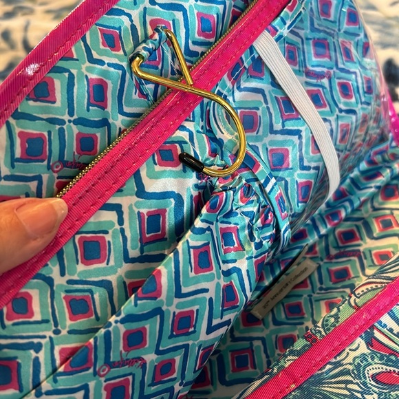 Lilly Pulitzer Travel Make Up Bag π - Picture 9 of 9